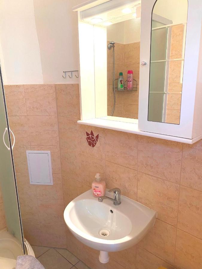 אולומוץ Apartman Flora מראה חיצוני תמונה